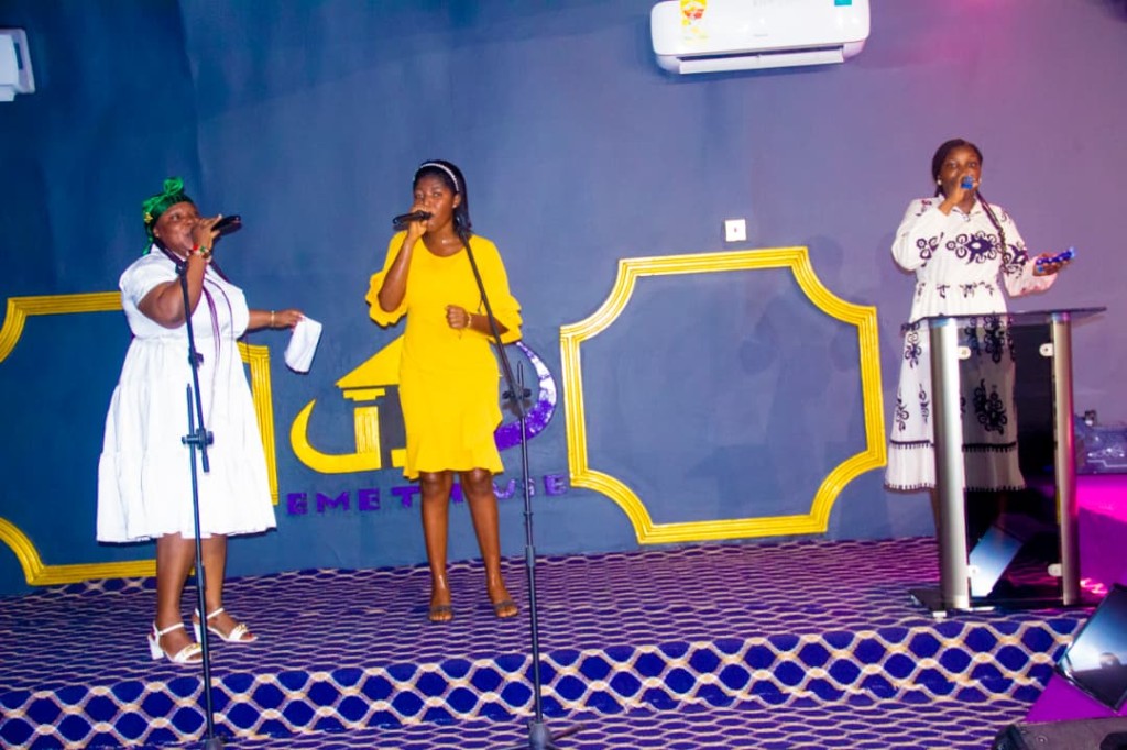 MUSIC DEPT — vocalists leading worship